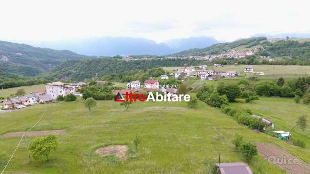 Porzioni terra-cielo da ristrutt. con 7500mq di t. a Borgo Valbelluna foto-380081