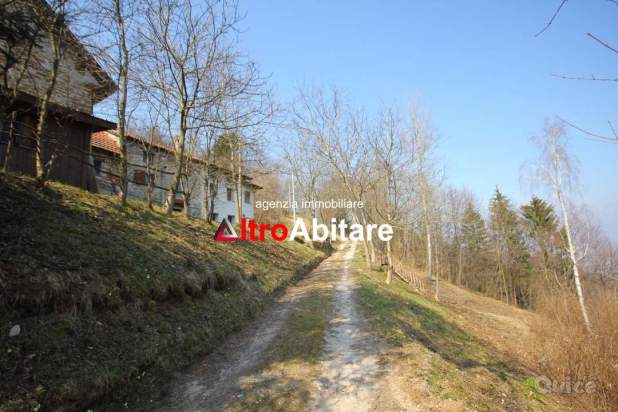 Bosco ceduo di 30.000 mq con rustico da ristruttur a Borgo Valbelluna foto-380186