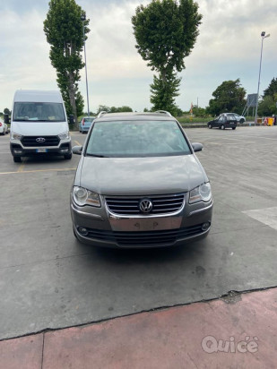 volkswagen touran 2.0 d del 2009 per pezzi di ricambio foto-24401