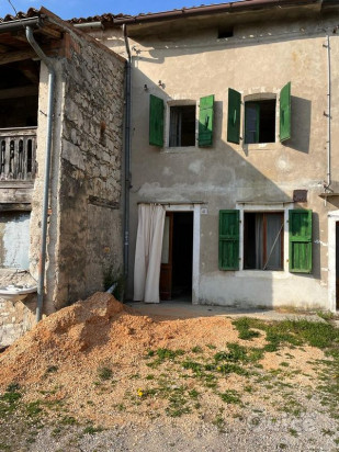 Piccola porzione su tre livelli - V1489 foto-390397