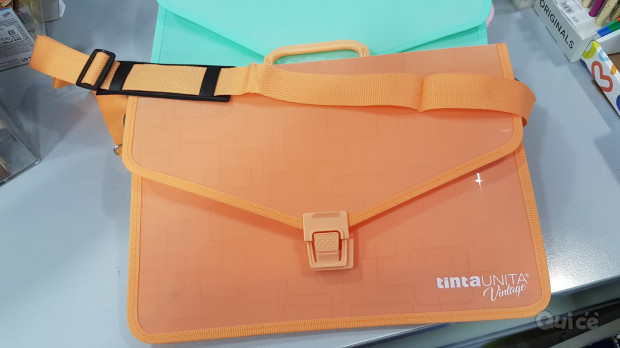 20% SCONTO VALIGETTE X SCUOLA CON TRACOLLA  EURO 9,95 INVECE DI 12,45 foto-392269