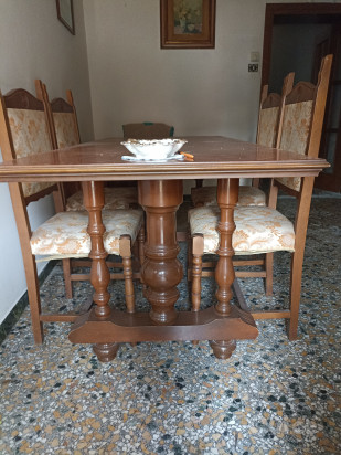 Tavolo con 6 sedie foto-425459