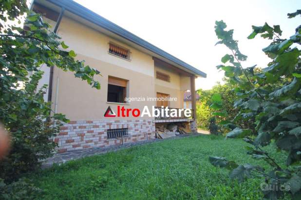 Casa singola con 2 appartam. indipendenti a Feltre foto-434946