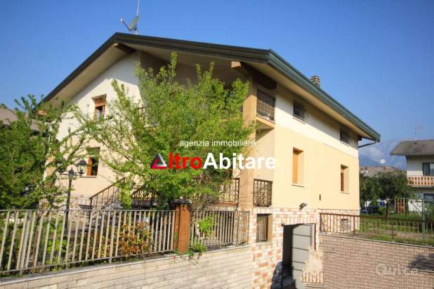 Casa singola con 2 appartam. indipendenti a Feltre foto-434948