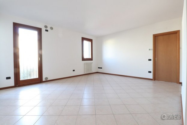 Bicamere con 36 mq di zona giorno RIF. L003 foto-5763