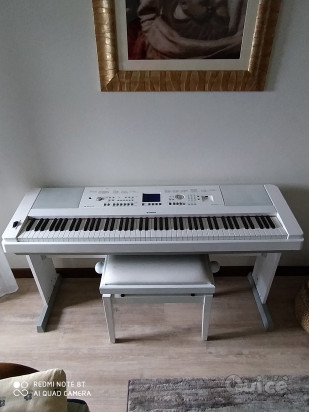 Pianoforte Yamaha  PortableGrand DSG 650 foto-5788