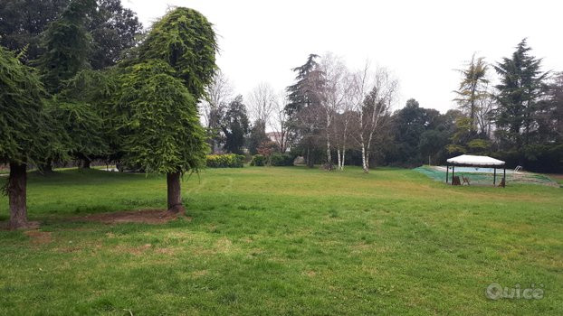 Villa unifamiliare con grande parco piantumato foto-44134