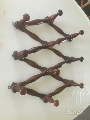 Attaccapanni estensibile a  muro in noce foto-45001