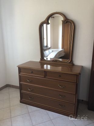 Vendo camera classica seminuova: armadio Como’ specchiera letto singolo  foto-56429