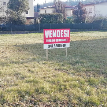 VENDESI TERRENO EDIFICABILE