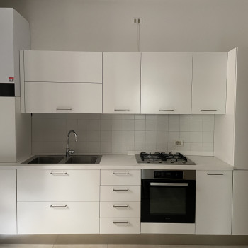 Vendo cucina NUOVA. Mai usata, elettrodomestici MIELE in garanzia 2 anni.