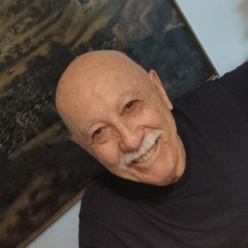 Signore anziano colto e distinto