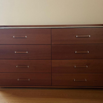 set di mobili per camera 2 comodini un armadio una cassettiera e letto 