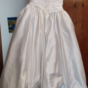 abito da sposa artigianale