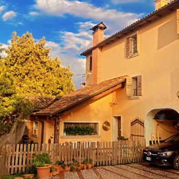 Stupenda Casa di prestigio arredata, in borghetto