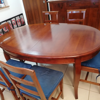 Tavolo in legno massello con 6 sedie