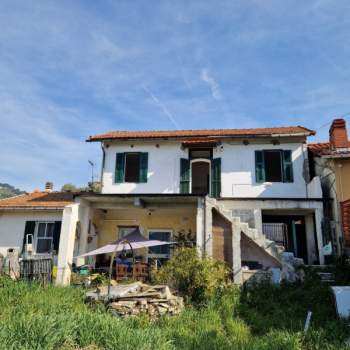 Casa a schiera in vendita a Imperia (Imperia)