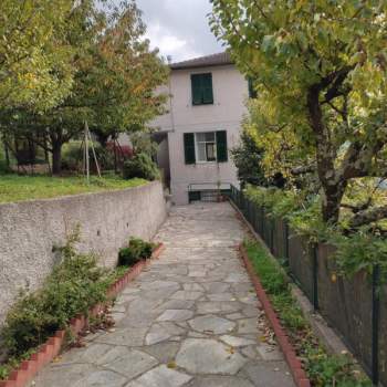 Appartamento in vendita a Uscio (Genova)