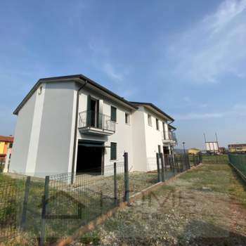 Trifamiliare in vendita a Albettone (Vicenza)