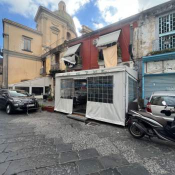 Negozio in affitto a Napoli (Napoli)