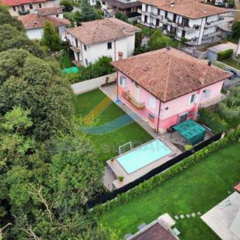 Villa in vendita a Monzambano (Mantova)