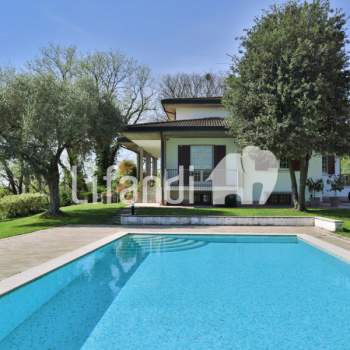 Villa in vendita a Ponti sul Mincio (Mantova)