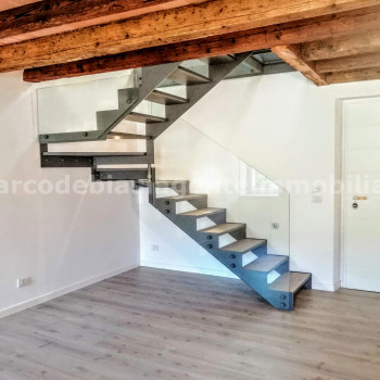 DUPLEX SU PALAZZETTO STORICO RISTRUTTURATO