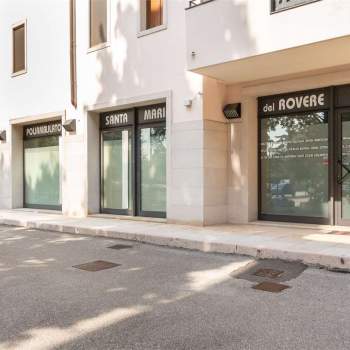 SPAZIO COMMERCIALE IN POSIZIONE STRATEGICA a Treviso
