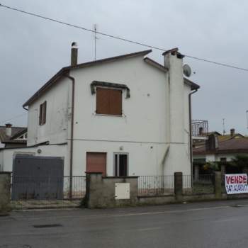 Bifamiliare in vendita a Mesola (Ferrara)