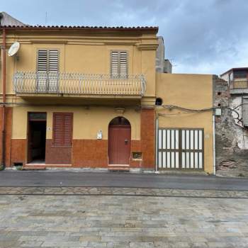 Casa singola in vendita a Gualtieri Sicaminò (Messina)