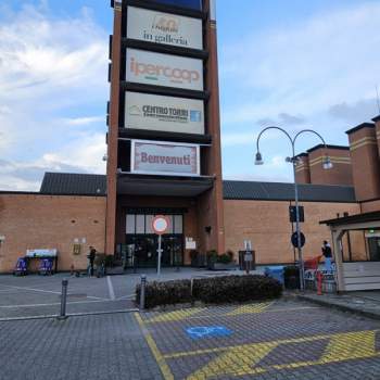 Negozio in vendita a Parma (Parma)