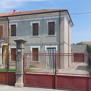 Quadrifamiliare in vendita a Badia Polesine (Rovigo)