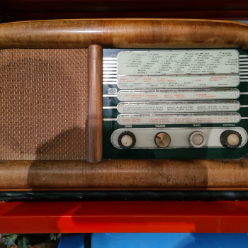 RADIO ANTICA A VALVOLE ANNI '50