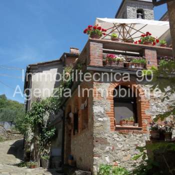 Casa a schiera in vendita a Bucine (Arezzo)