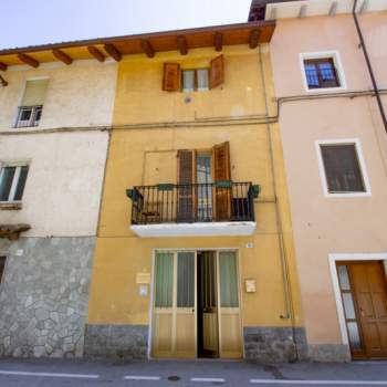 Casa singola in vendita a Rivarolo Canavese (Torino)