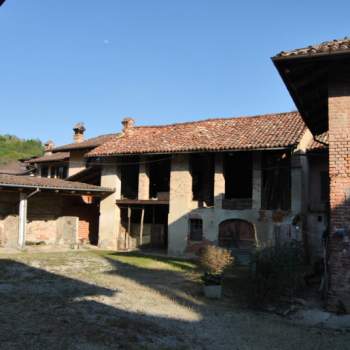 Rustico in vendita a Vezza d'Alba (Cuneo)