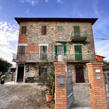 Casa a schiera in vendita a Panicale (Perugia)