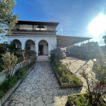 Villa in vendita a Zagarolo (Roma)