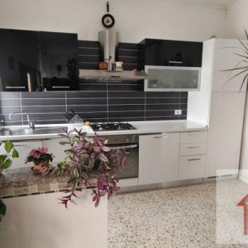 Trifamiliare in vendita a Giavera del Montello (Treviso)