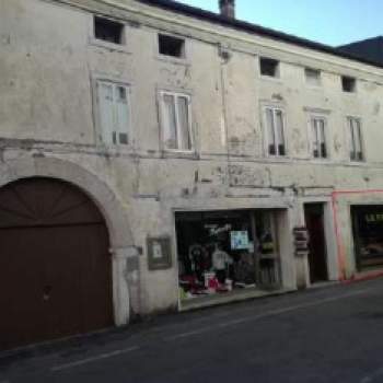 Negozio in vendita a Piovene Rocchette (Vicenza)