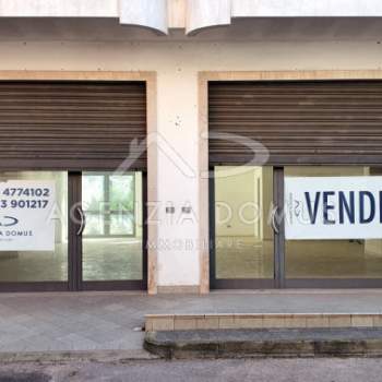 Negozio in vendita a Racale (Lecce)