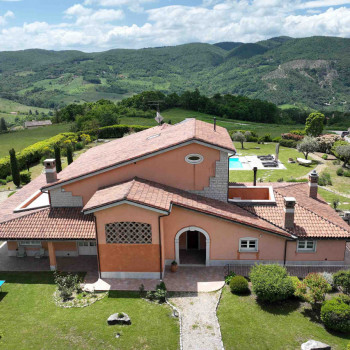  Oratino, grandi spazi e charme in villa sulle colline Molisane