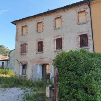 Bifamiliare in vendita a Farra di Soligo (Treviso)