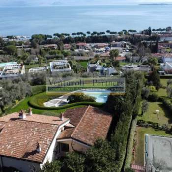 Villa in vendita a Padenghe sul Garda (Brescia)