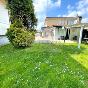 Bifamiliare in vendita a Campagna Lupia (Venezia)