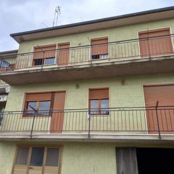 Appartamento in vendita a Semproniano (Grosseto)