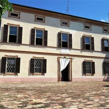 Villa in vendita a Novi di Modena (Modena)
