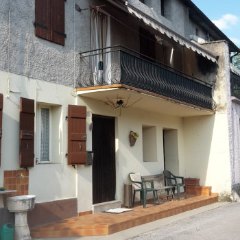 Vendo casa indipendente immersa fra le colline patrimonio dell'Unesco