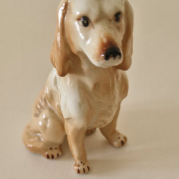 Statuina vintage (cane) in porcellana