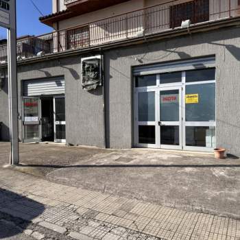 Magazzino in vendita a Ancona (Ancona)